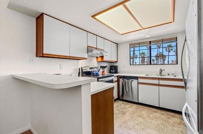 505 S Farrell Drive Q104