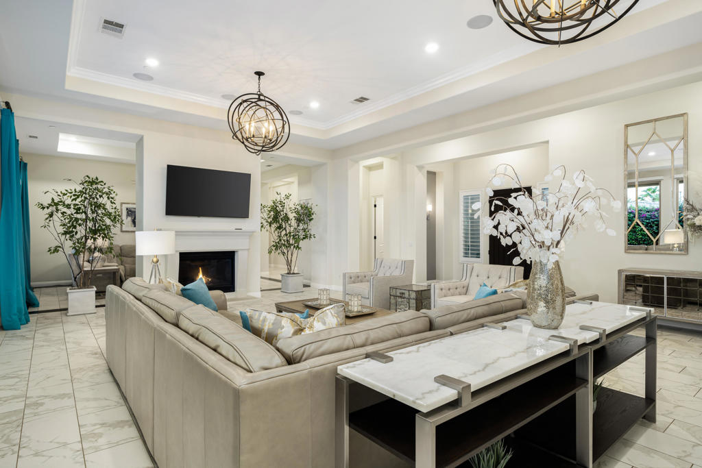 54900 Damascus Drive