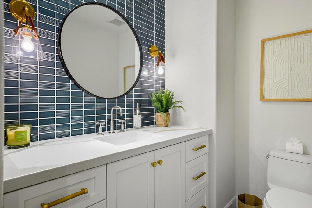 81375 National Drive