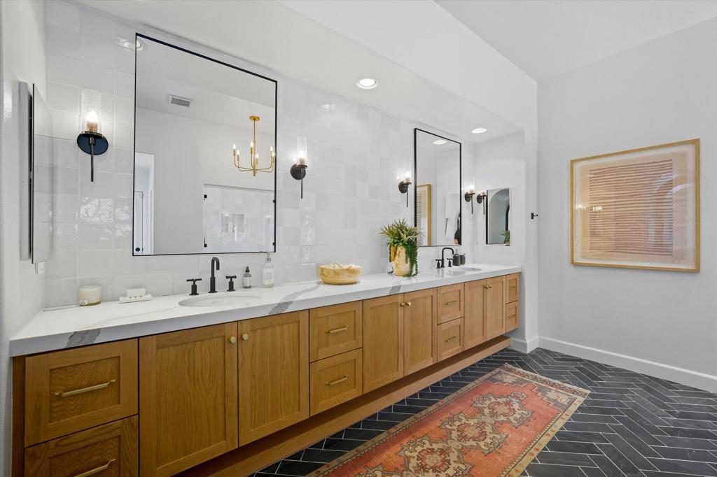 81375 National Drive