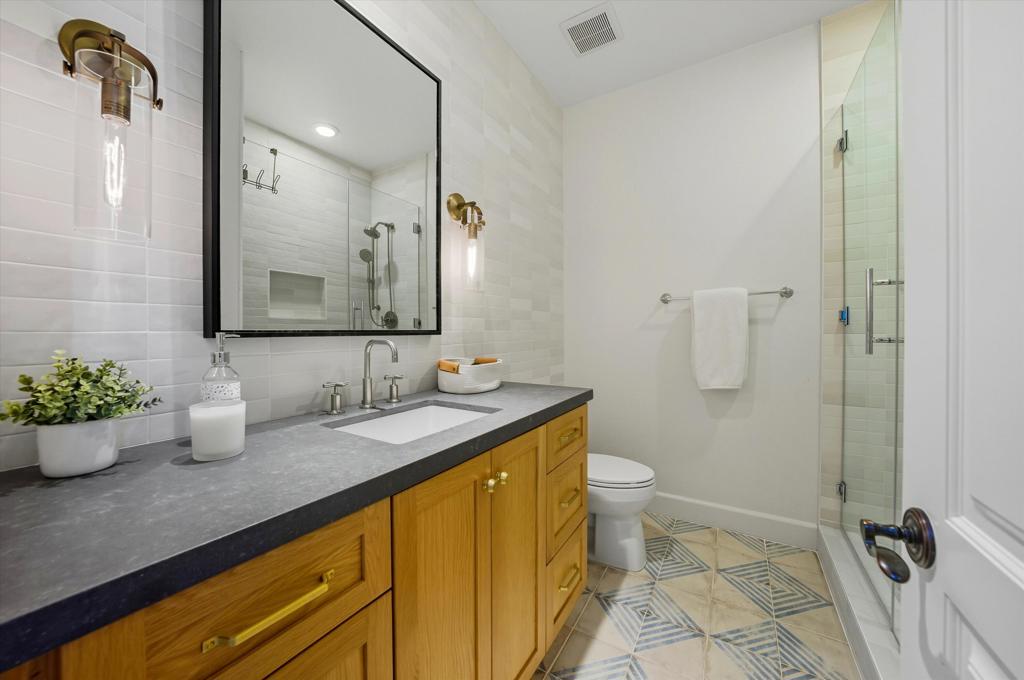 81375 National Drive