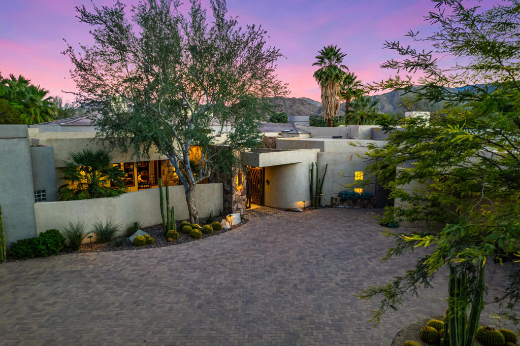 950 Andreas Canyon Drive