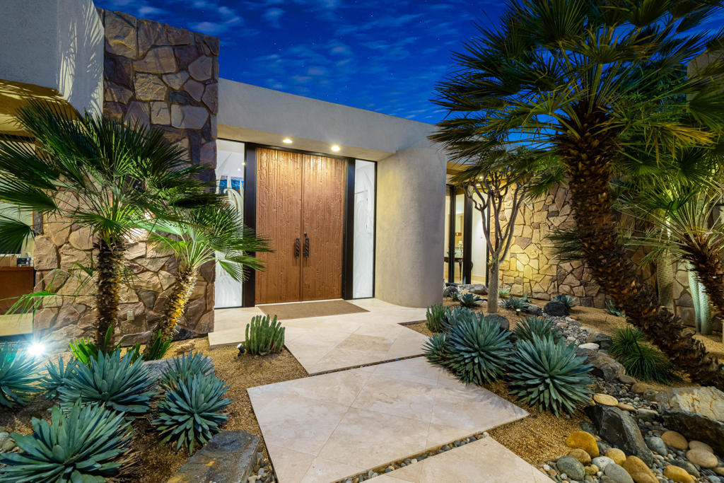 950 Andreas Canyon Drive