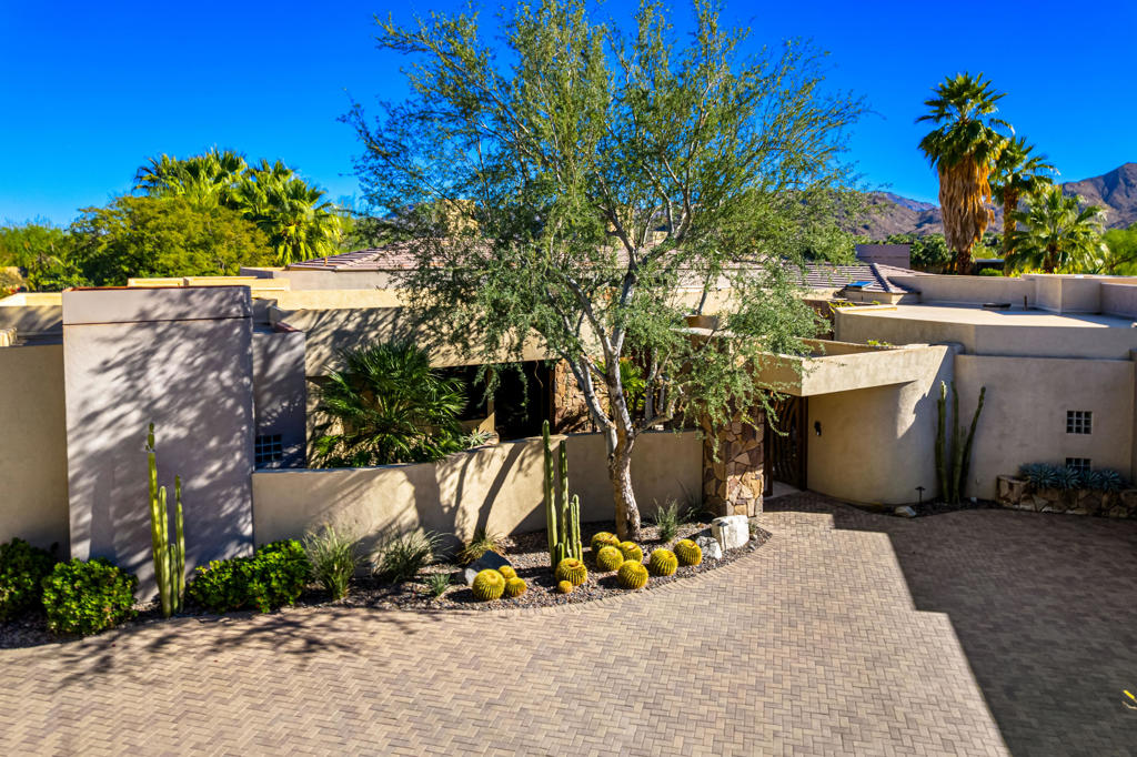 950 Andreas Canyon Drive