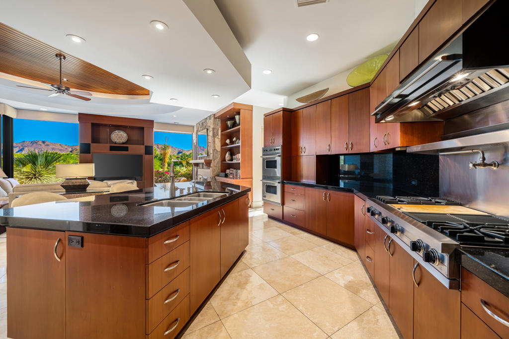 950 Andreas Canyon Drive