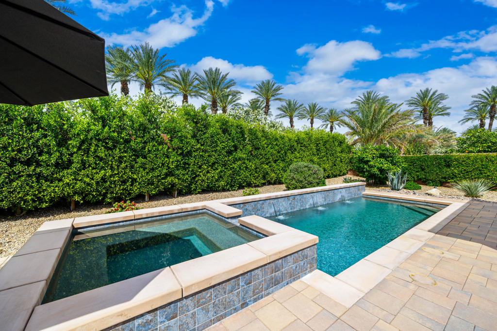 51315 Pinnacle Vista Drive