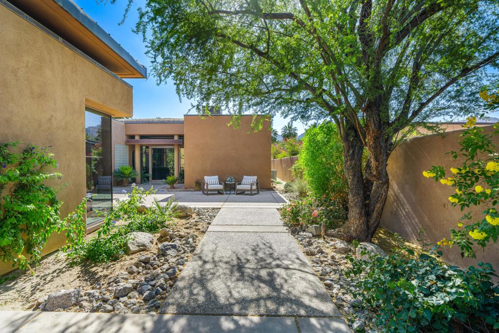 1134 Lake Vista