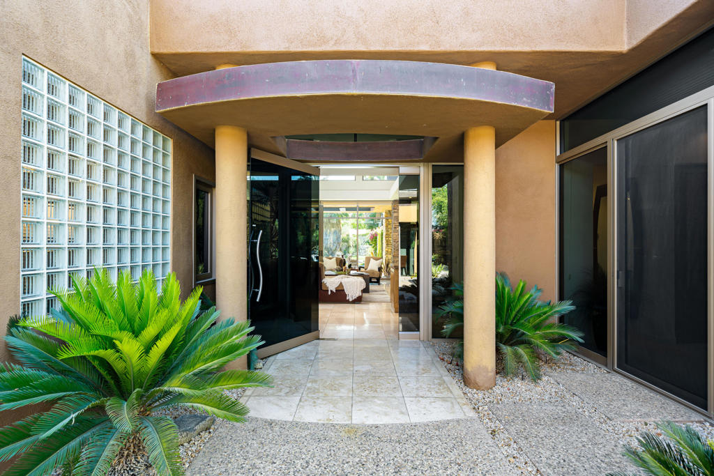 1134 Lake Vista