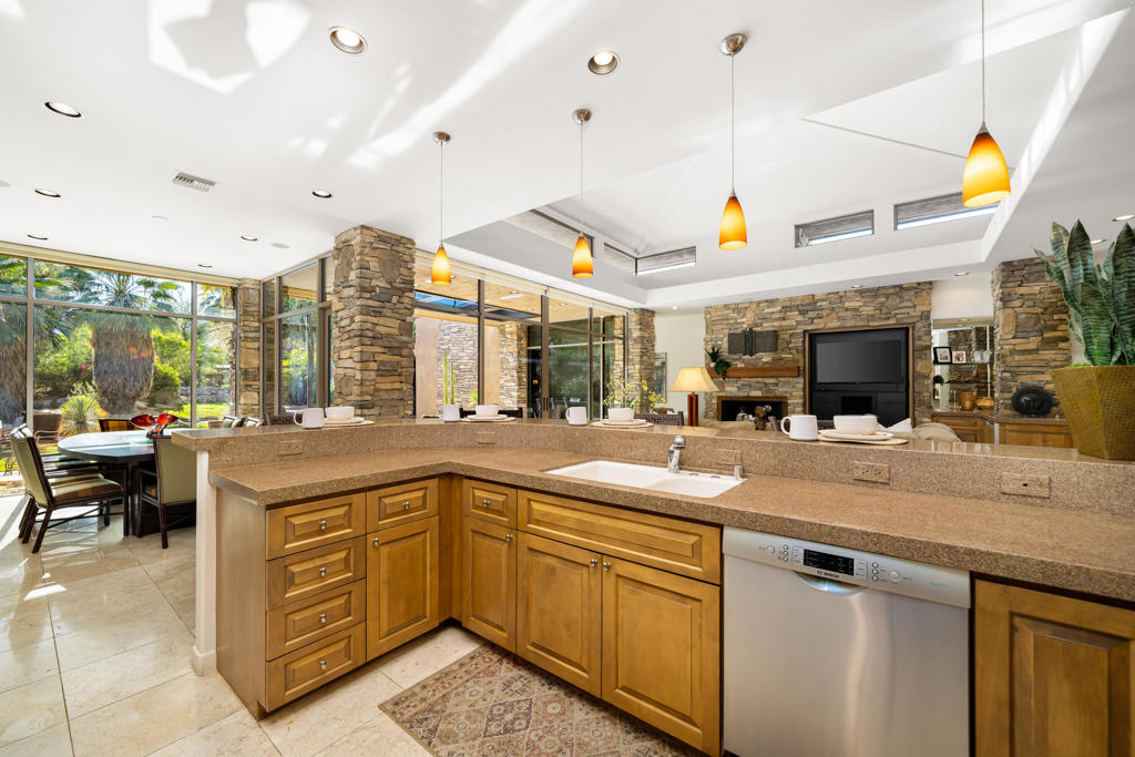 1134 Lake Vista
