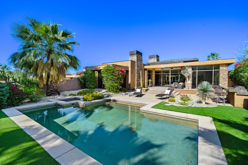 1134 Lake Vista