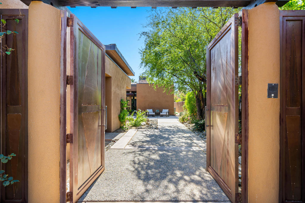 1134 Lake Vista