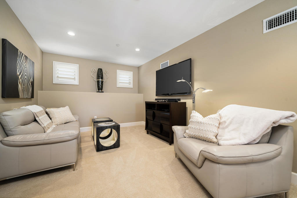 82886 Pembroke Lane
