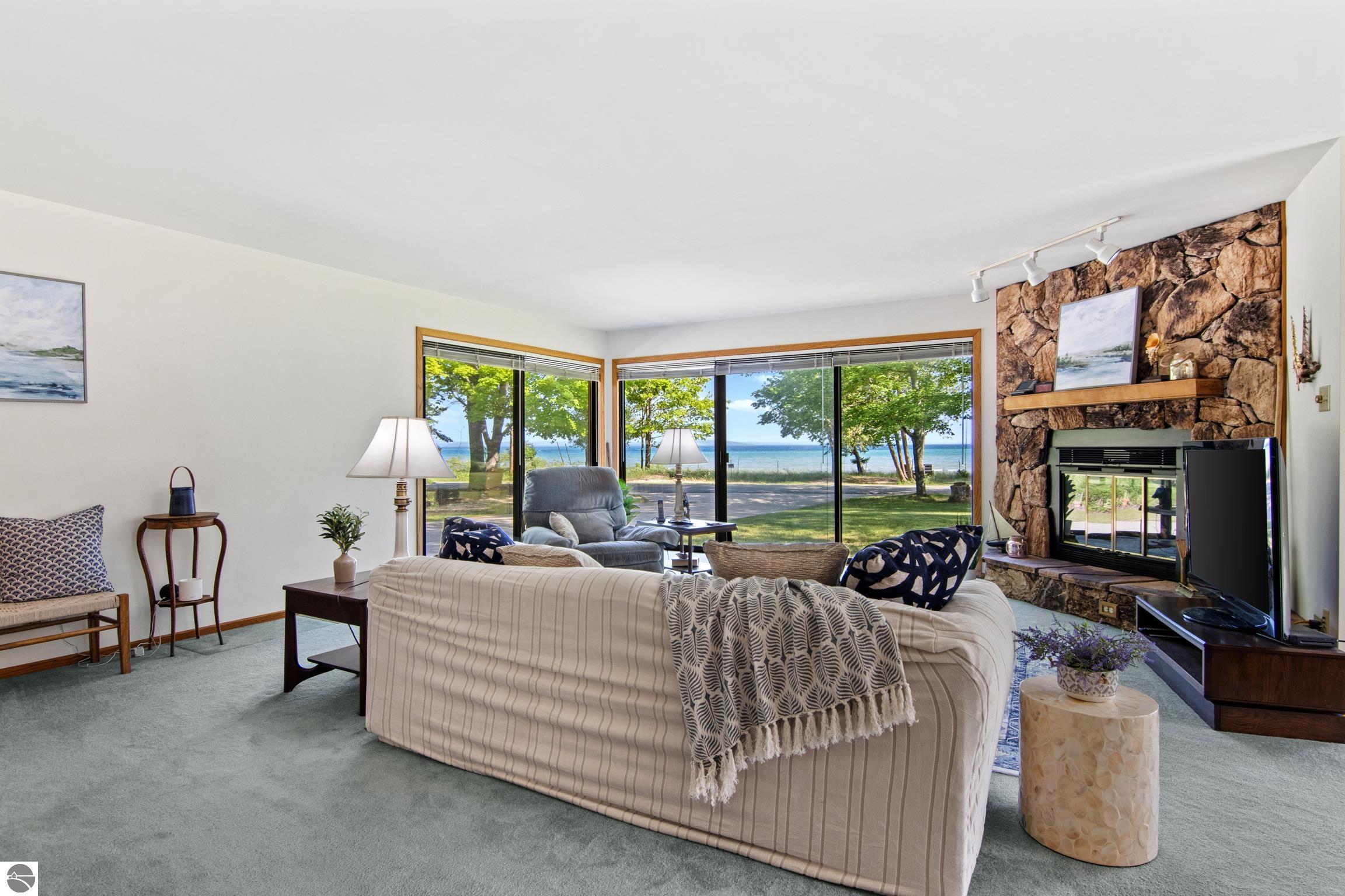 3846 Lee Point Road