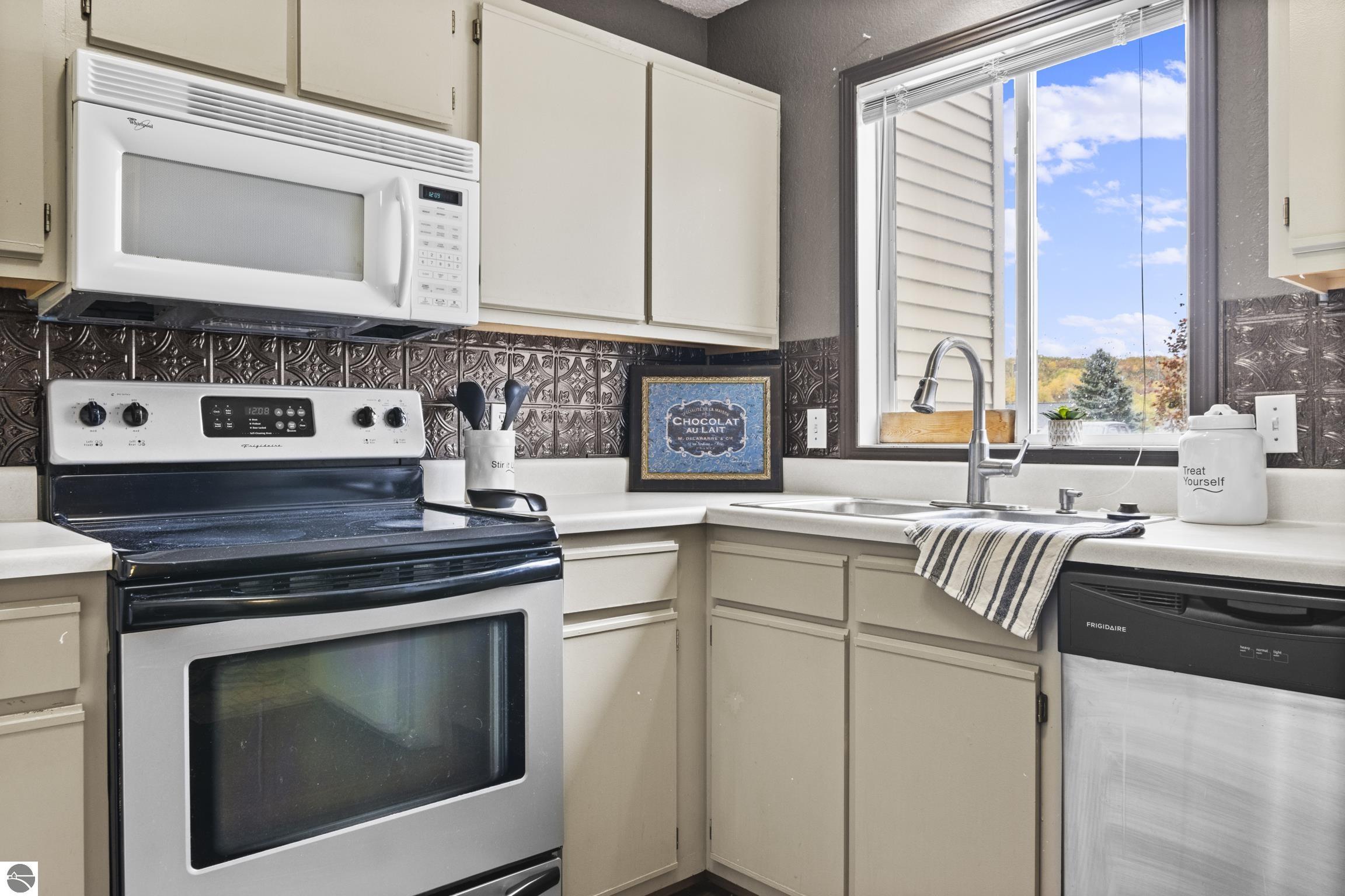 3799 Vale Drive, Traverse City