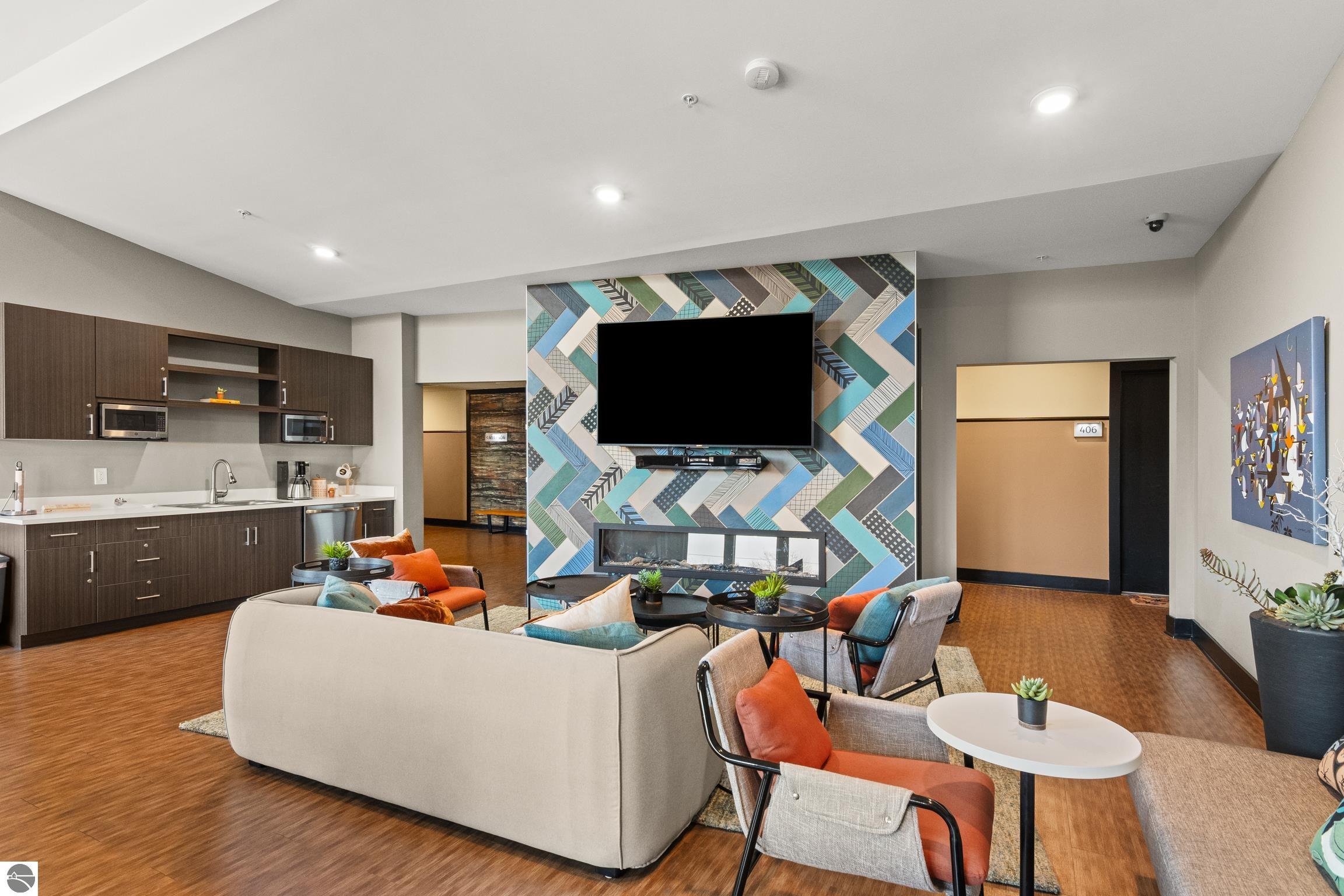 630 Garfield Avenue # 212