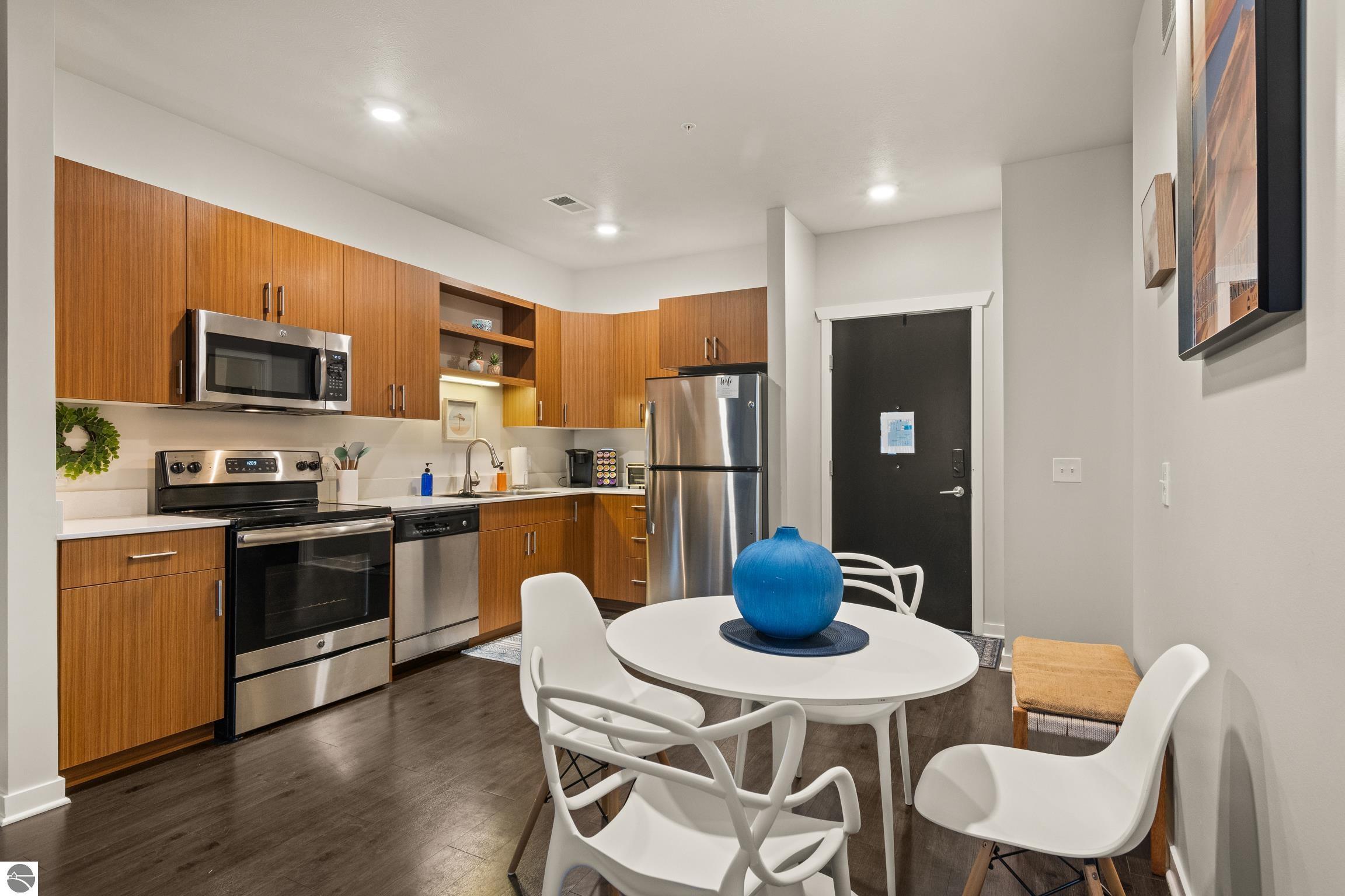 630 Garfield Avenue # 212