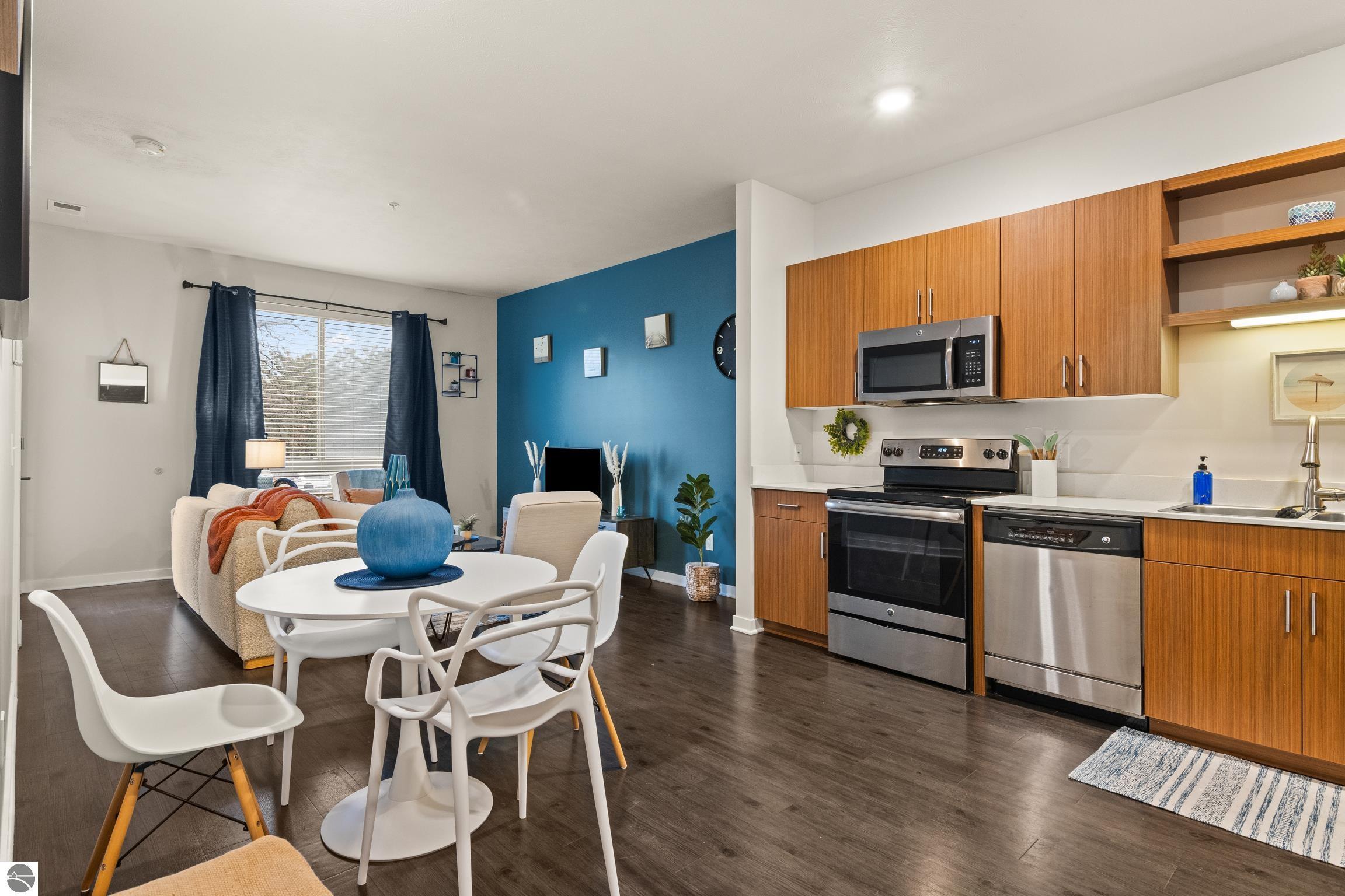 630 Garfield Avenue # 212