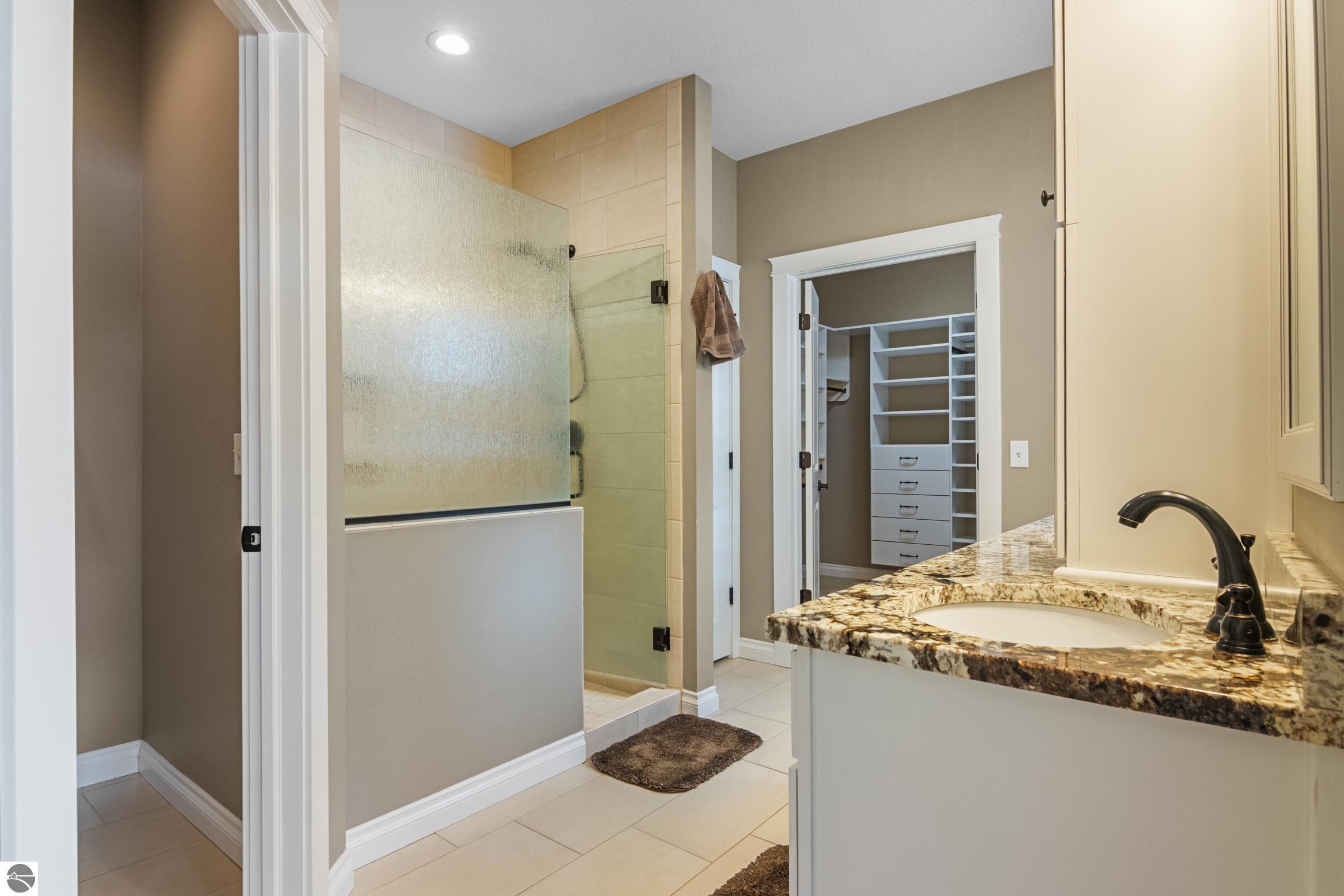 5200 Arrowhead Circle