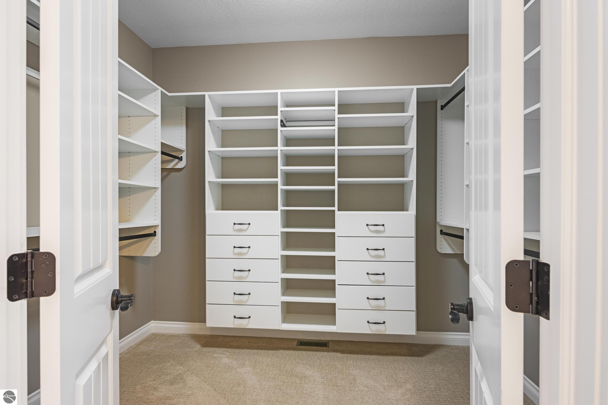 5200 Arrowhead Circle