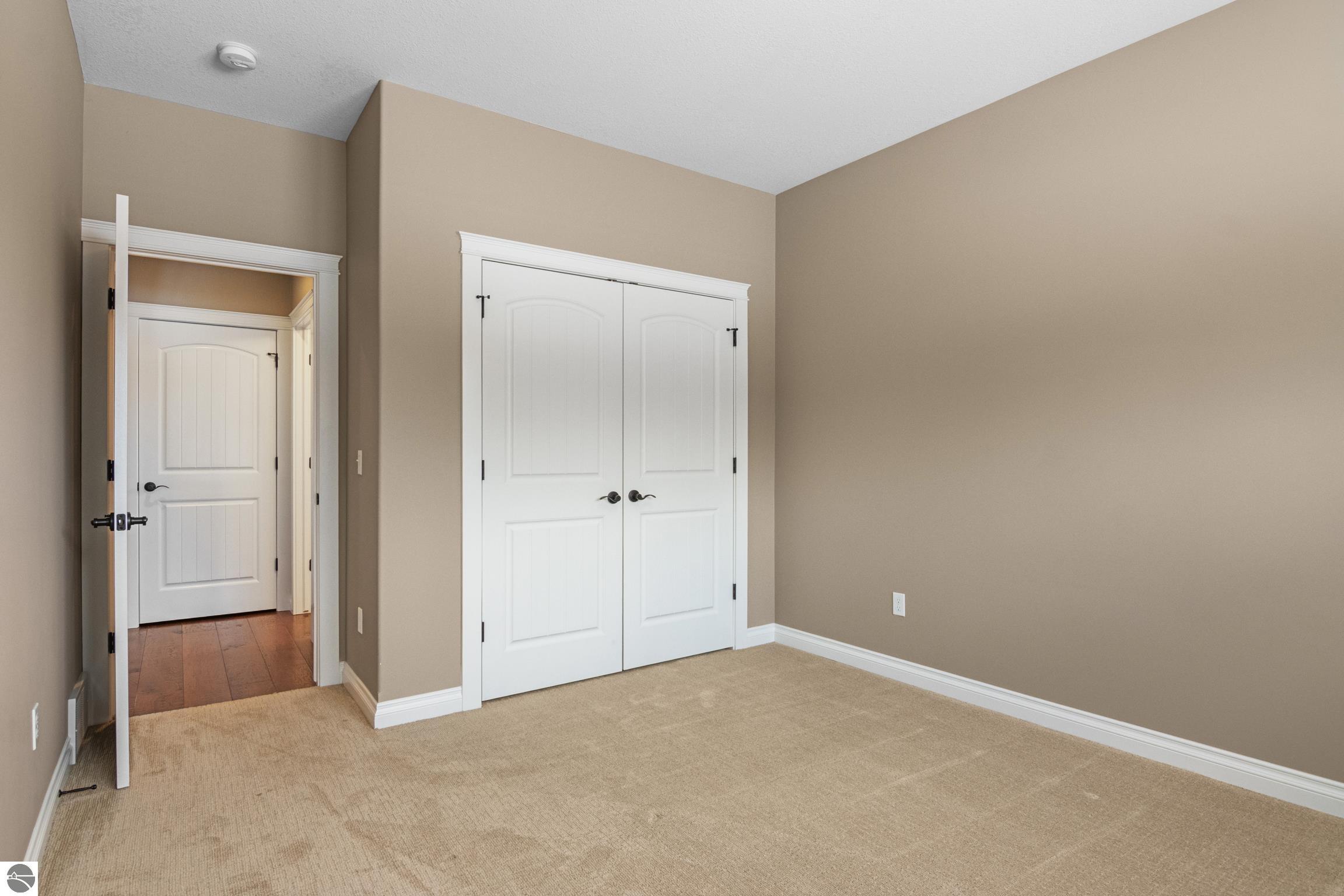 5200 Arrowhead Circle