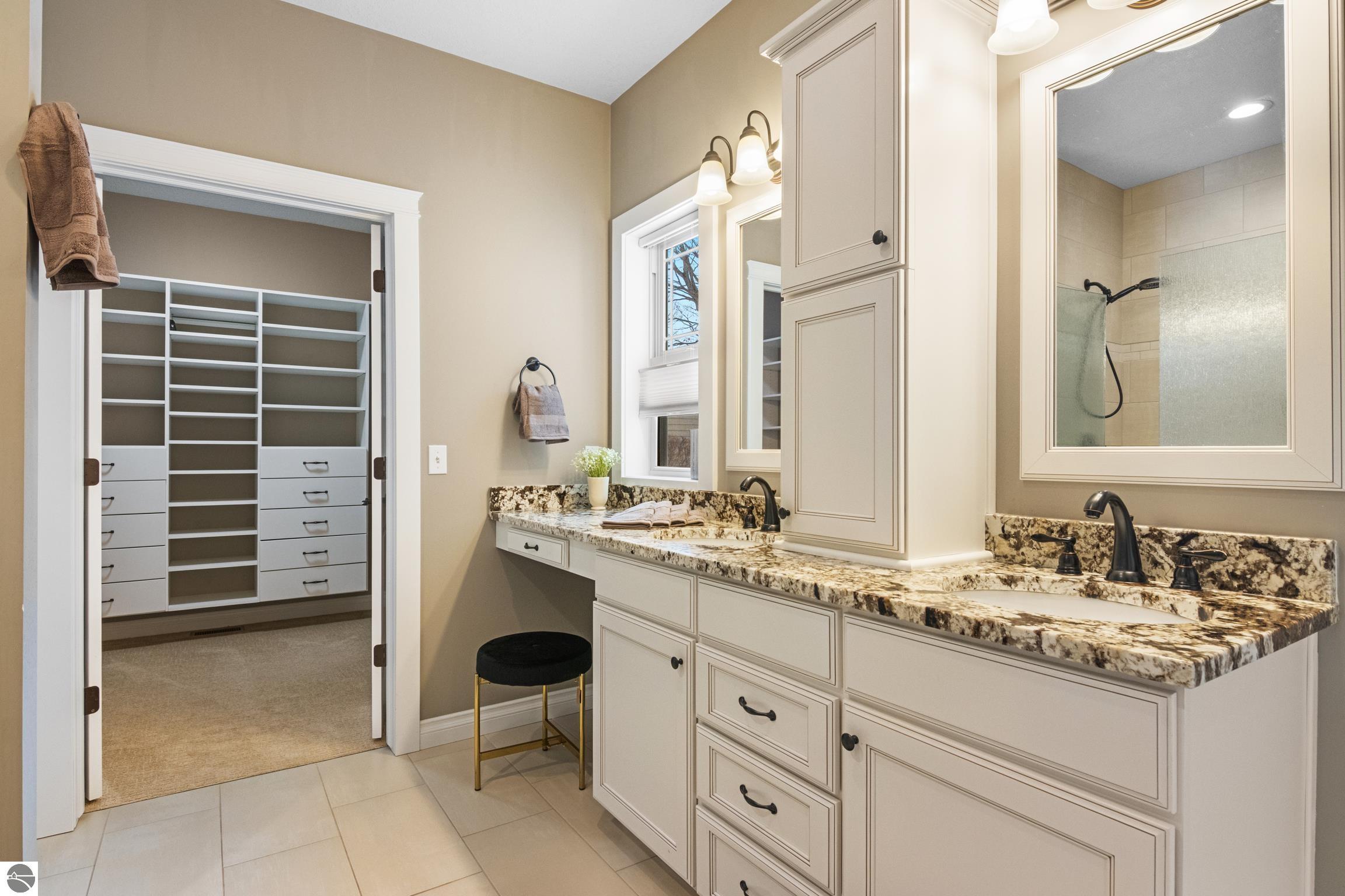 5200 Arrowhead Circle