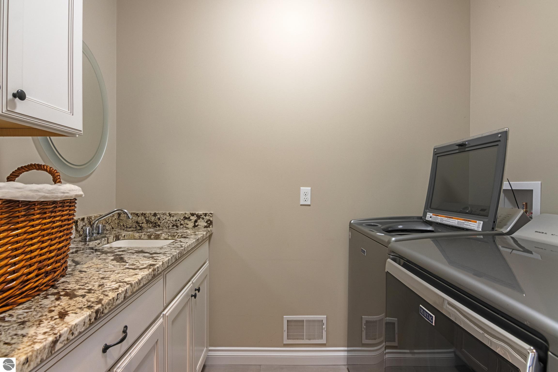 5200 Arrowhead Circle