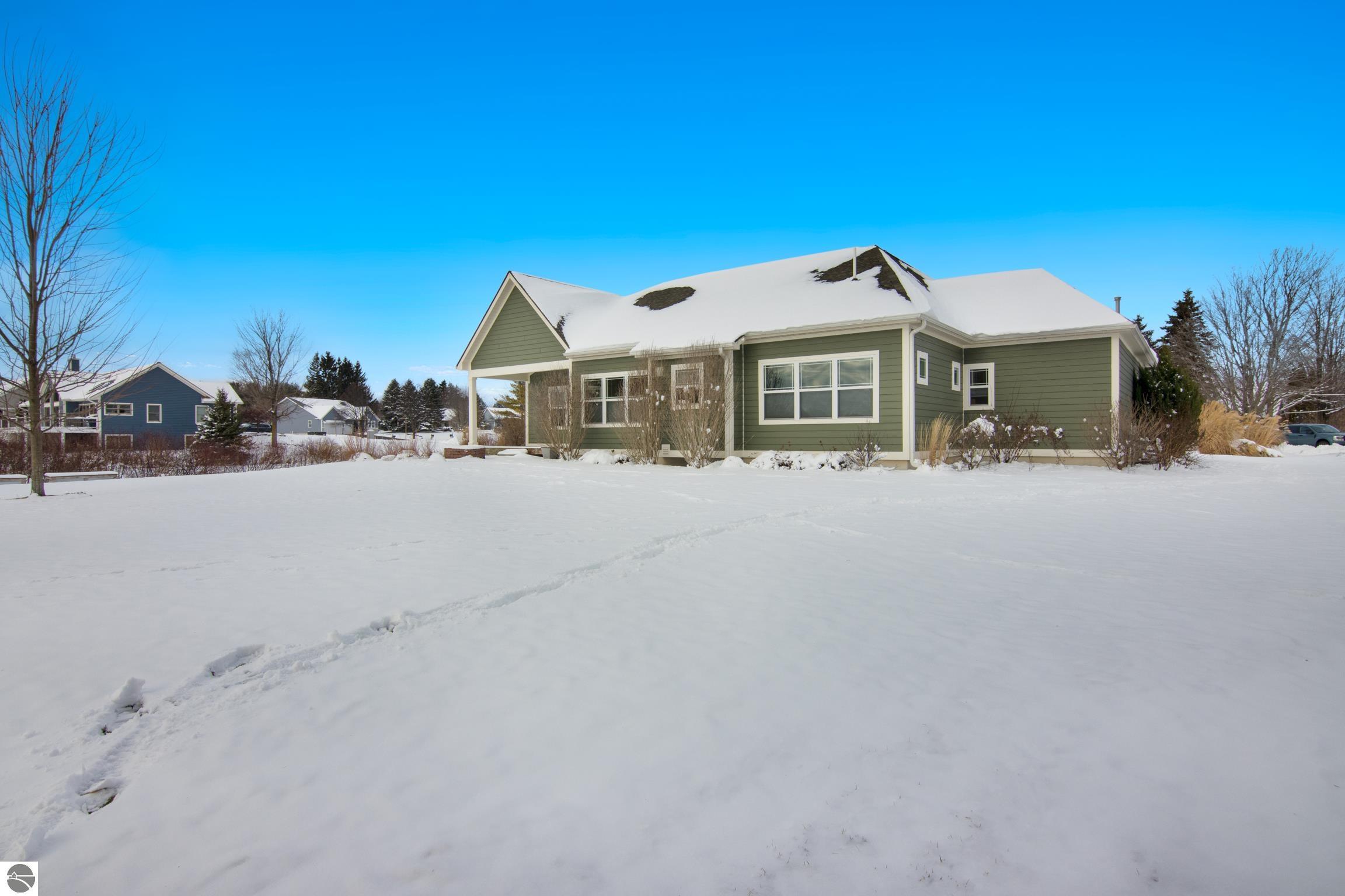 5200 Arrowhead Circle