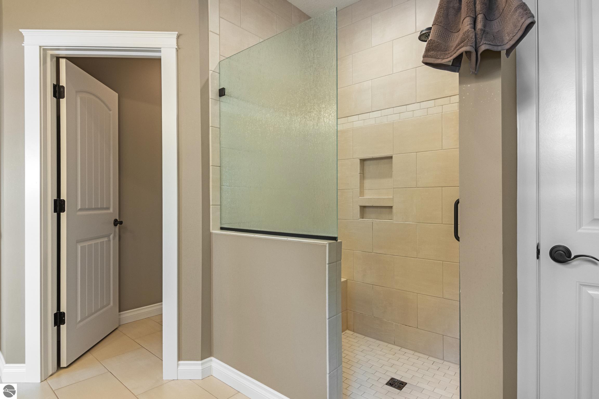 5200 Arrowhead Circle