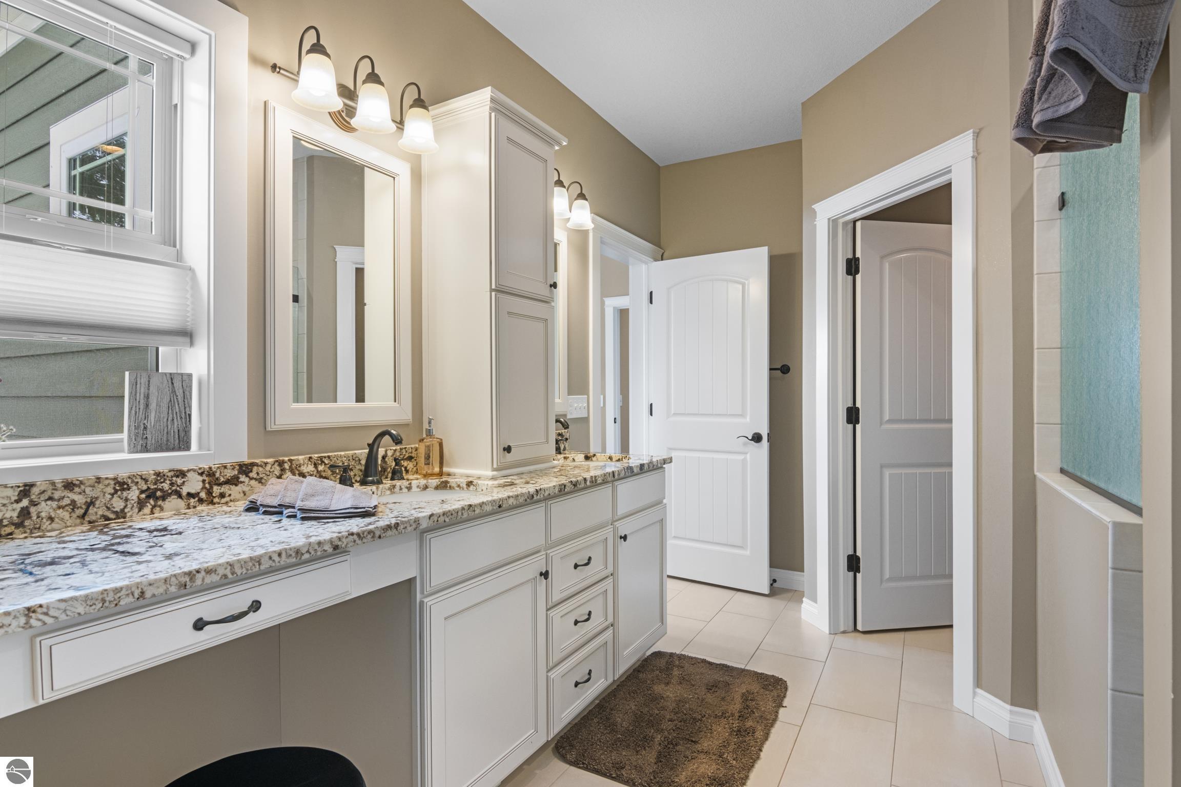 5200 Arrowhead Circle