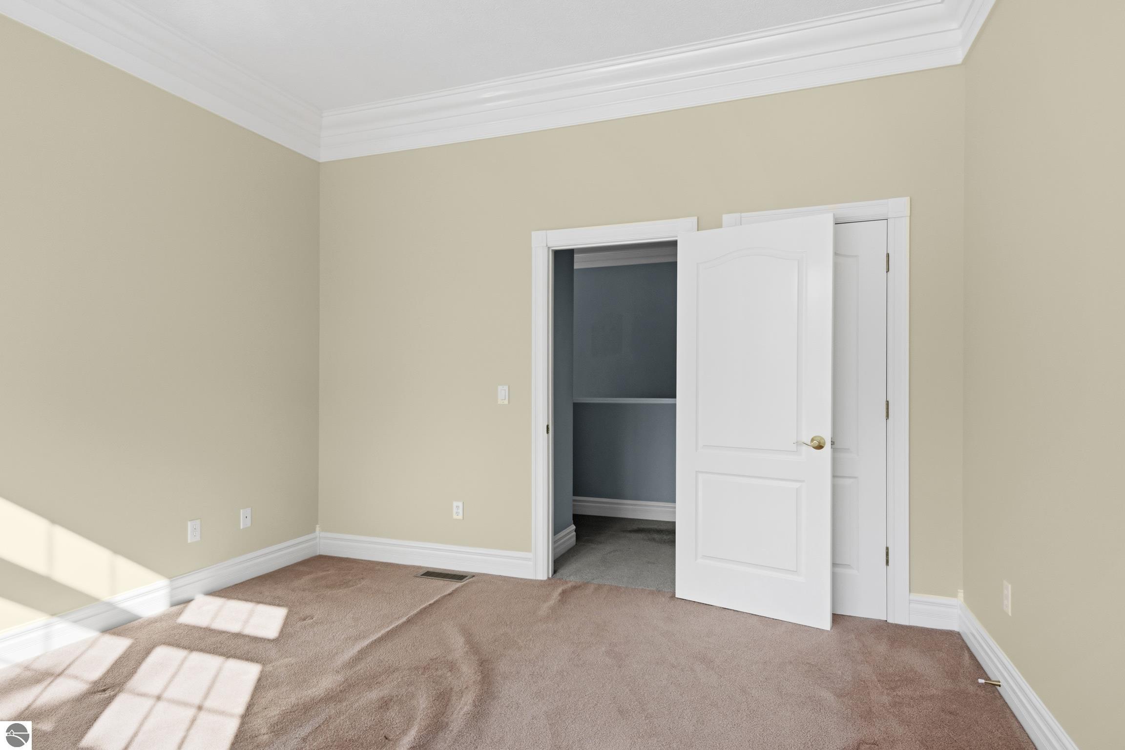 5002 Arrowhead Circle