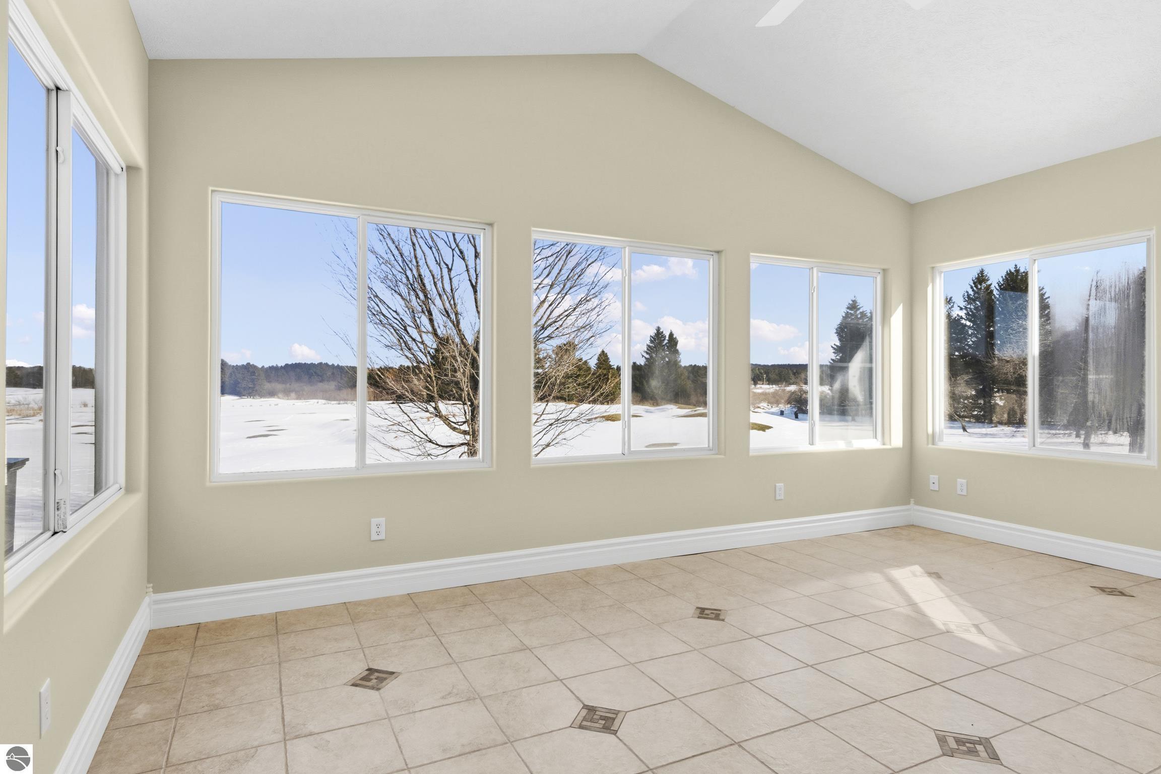 5002 Arrowhead Circle