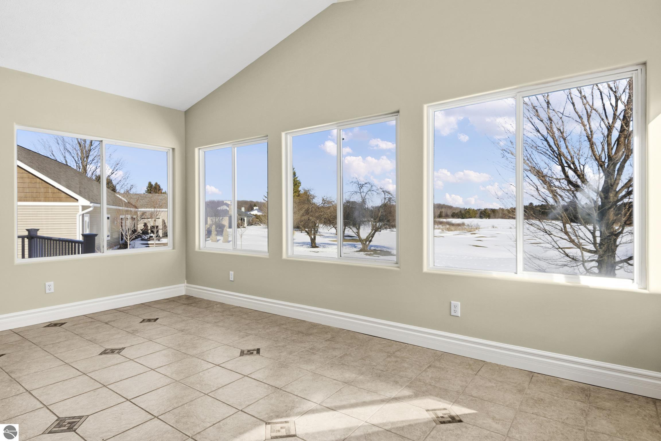 5002 Arrowhead Circle