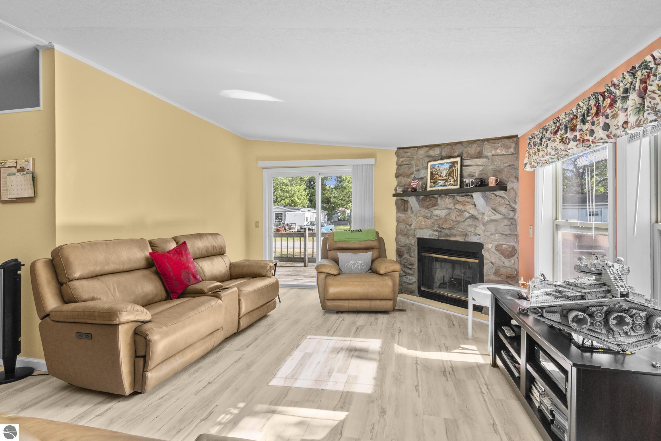 819 Gladewood Lane