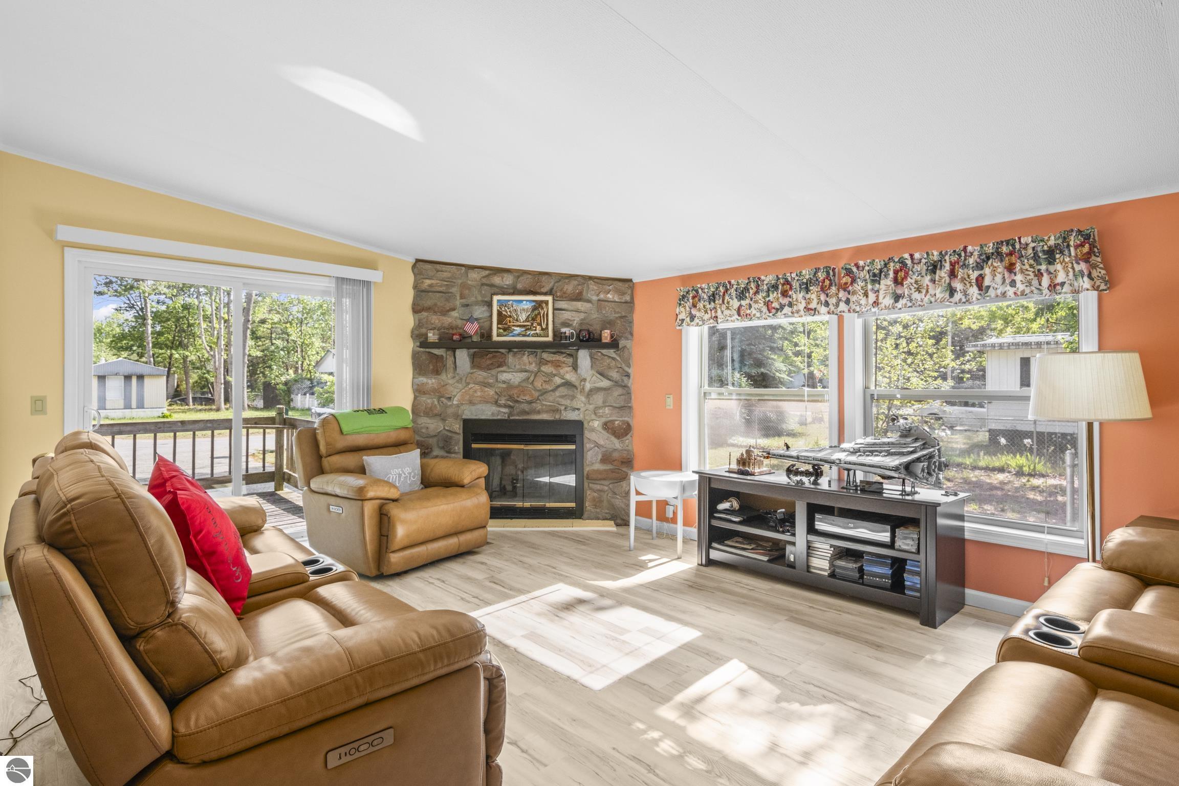 819 Gladewood Lane