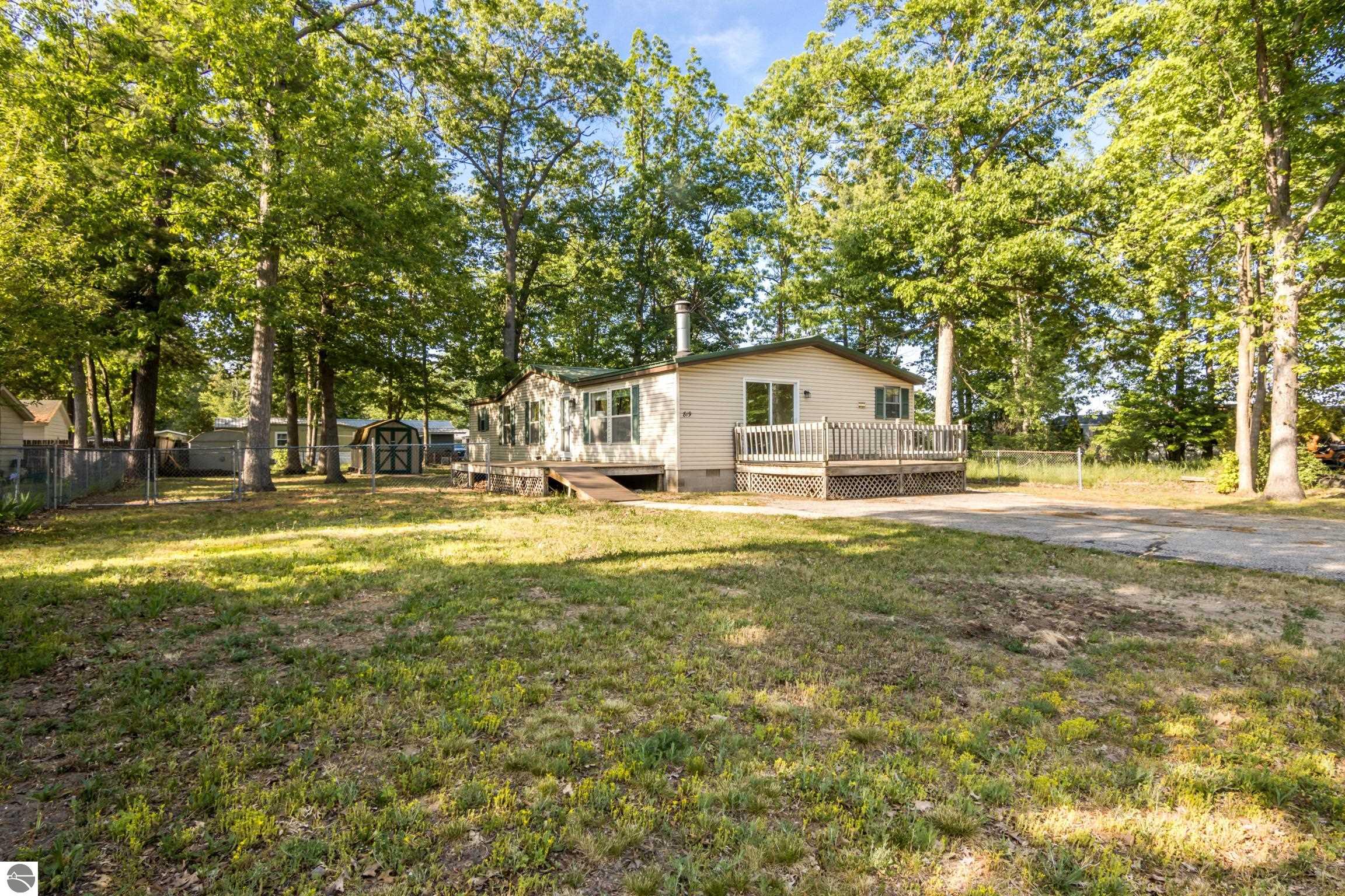 819 Gladewood Lane