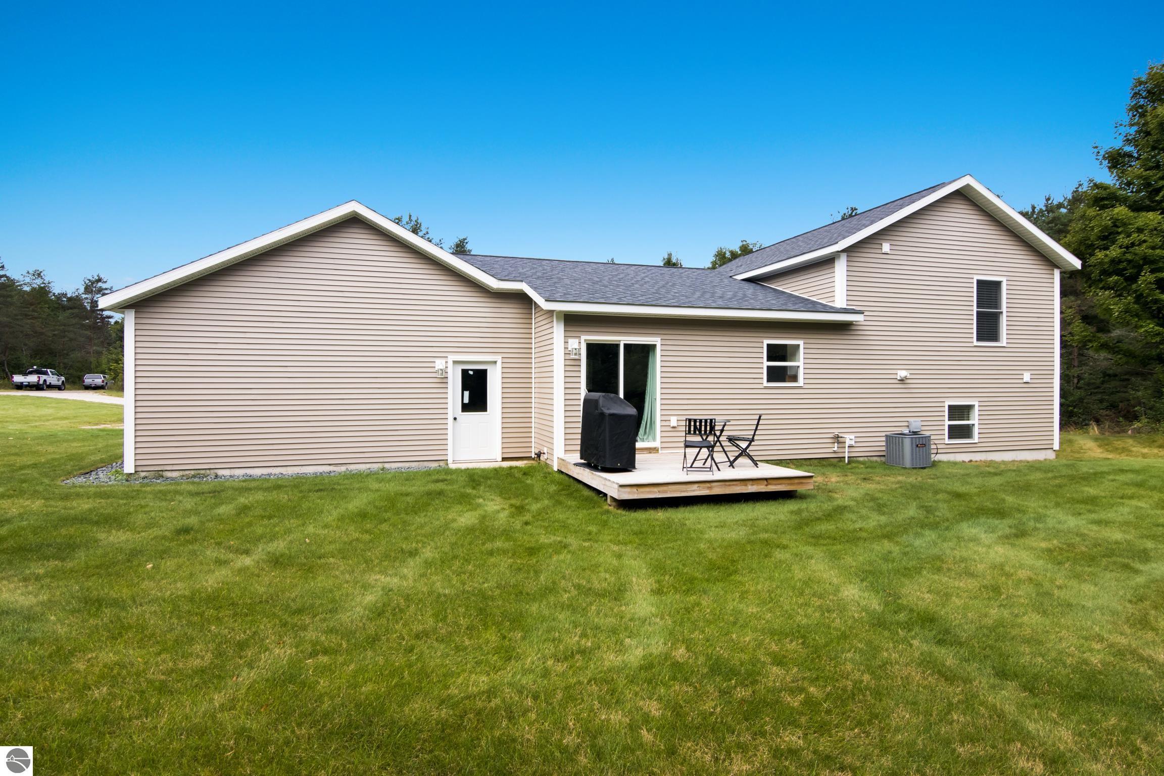 19214 Creekside