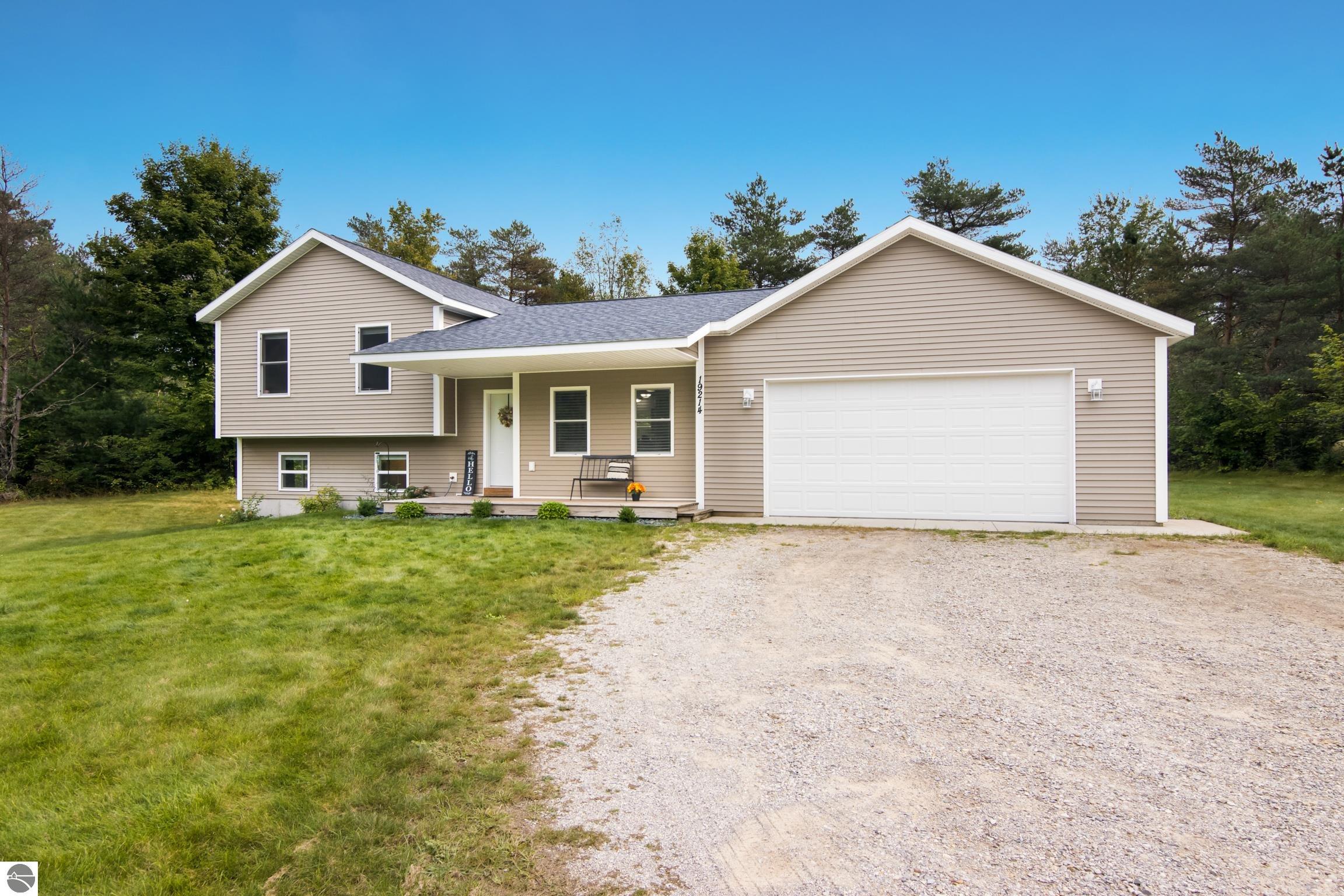 19214 Creekside
