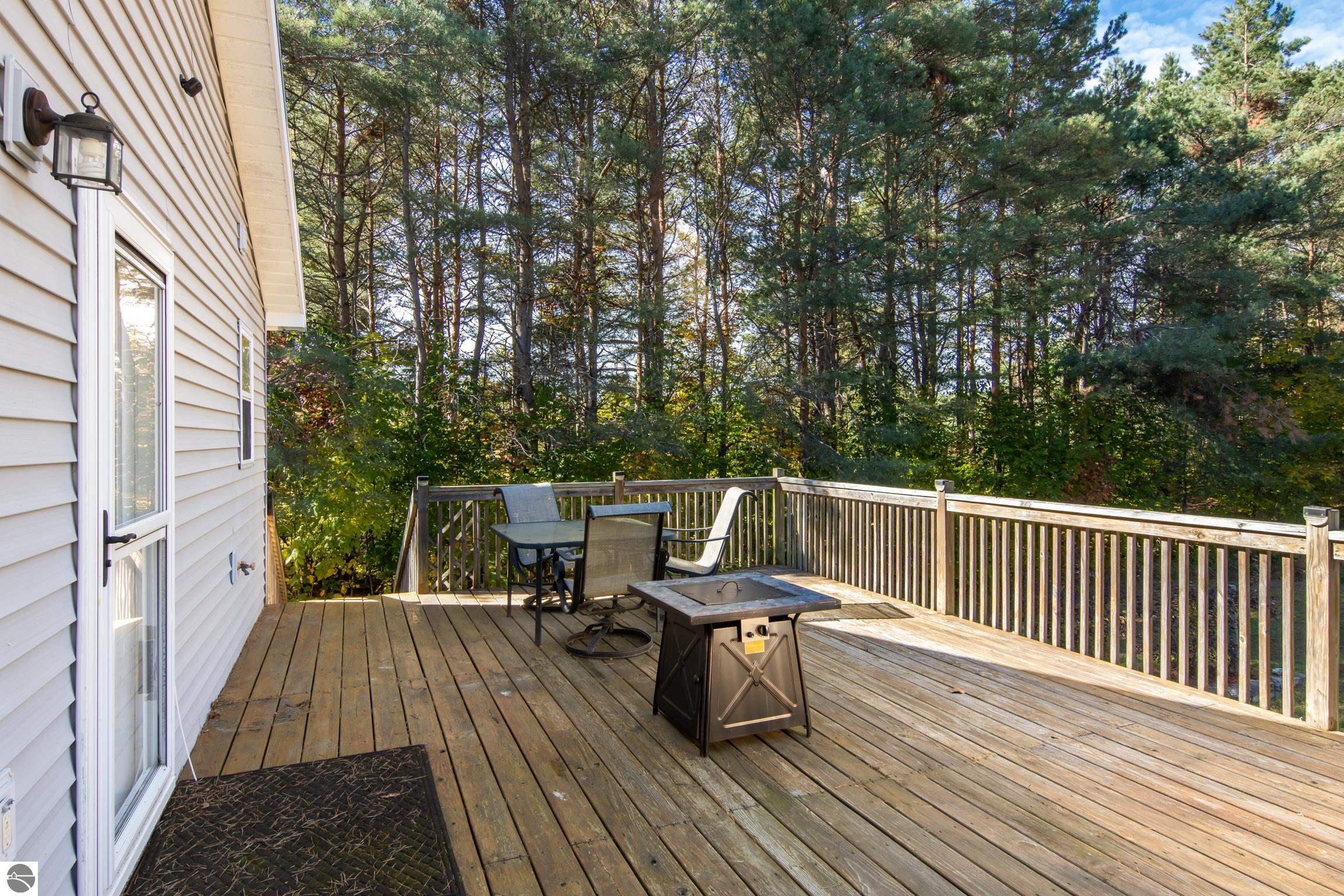 3261 E County Line Road