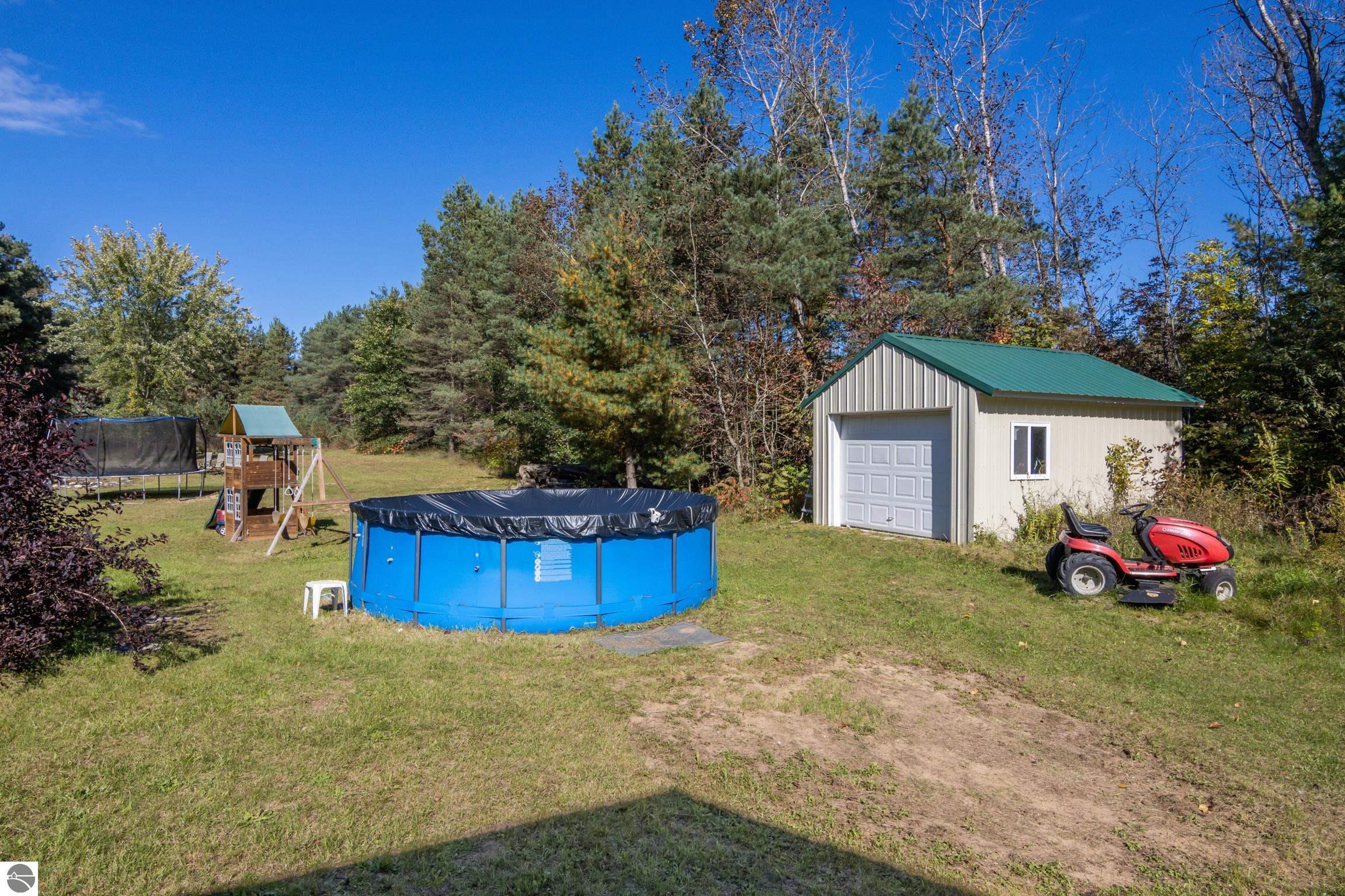 3261 E County Line Road