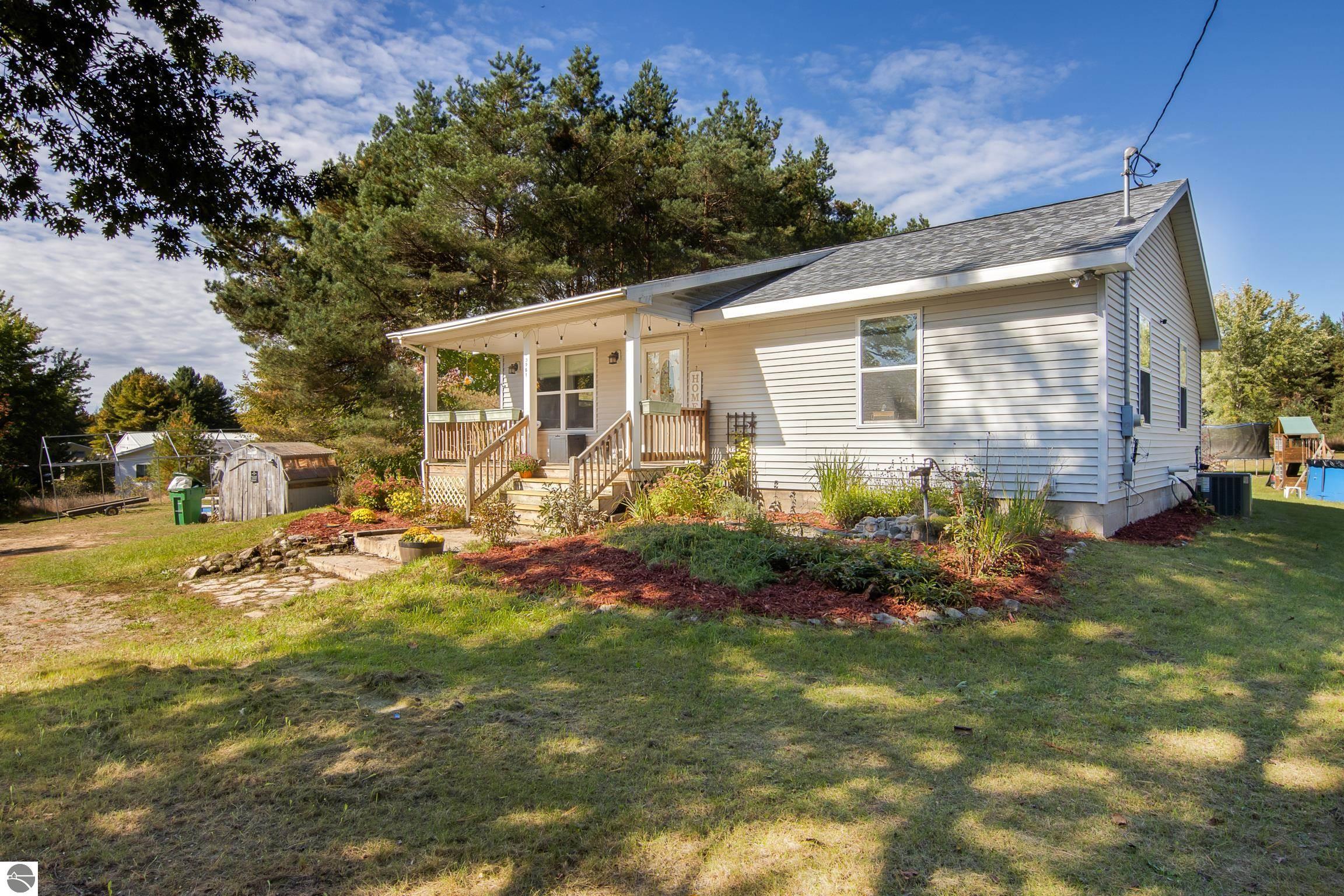 3261 E County Line Road