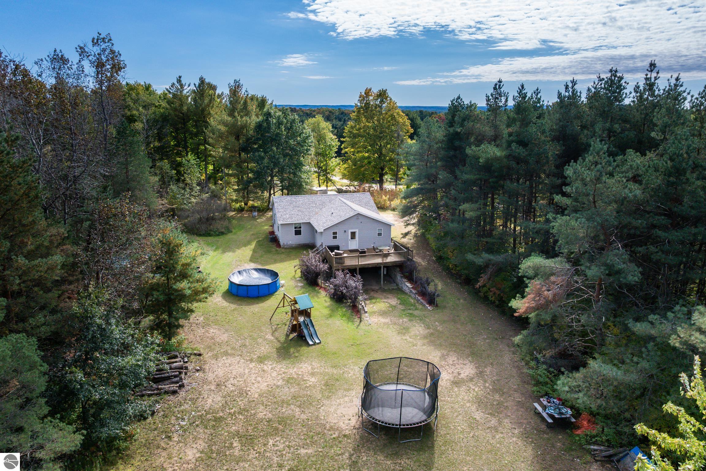 3261 E County Line Road