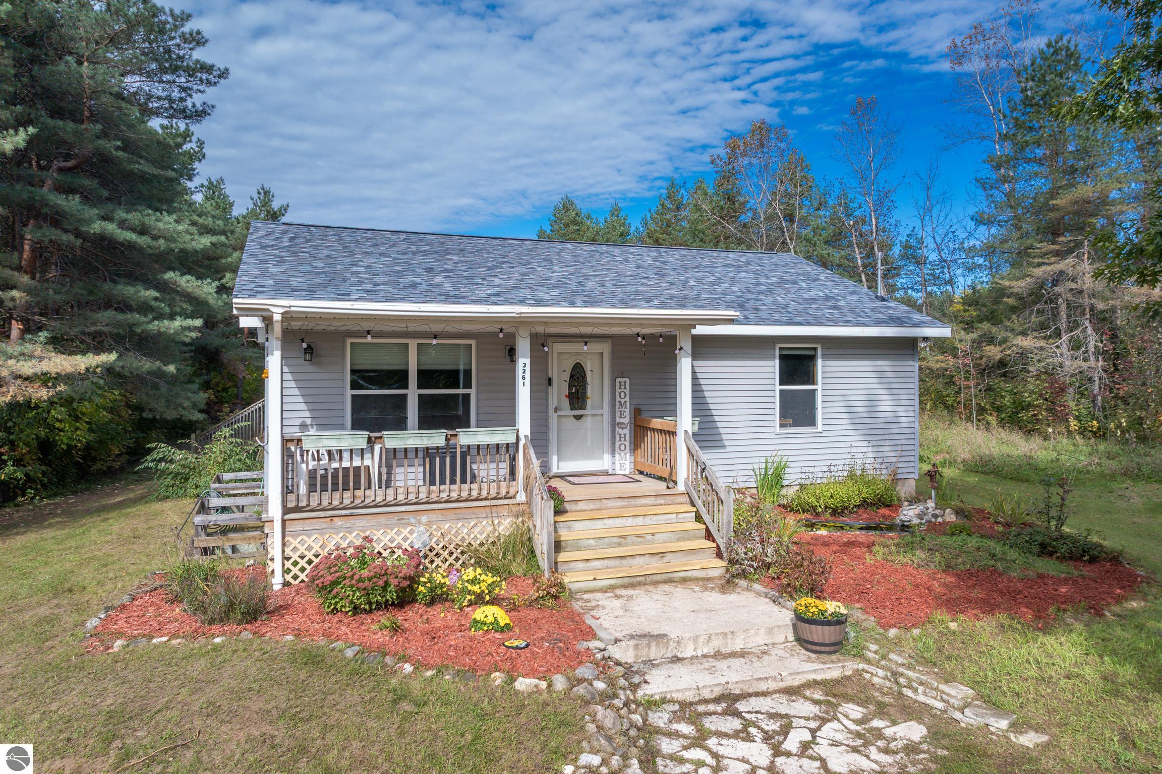 3261 E County Line Road