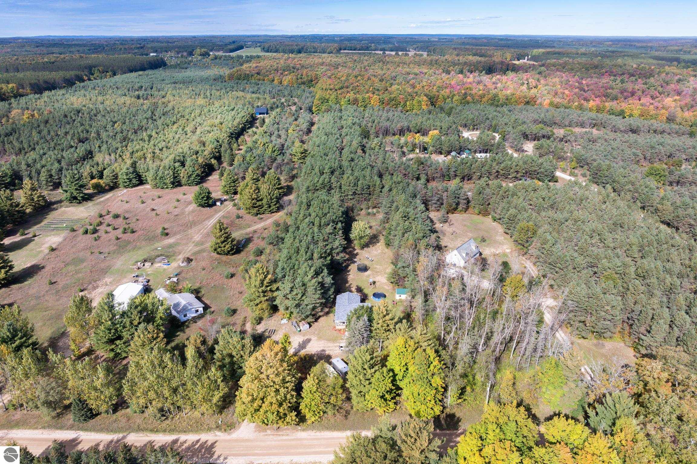 3261 E County Line Road