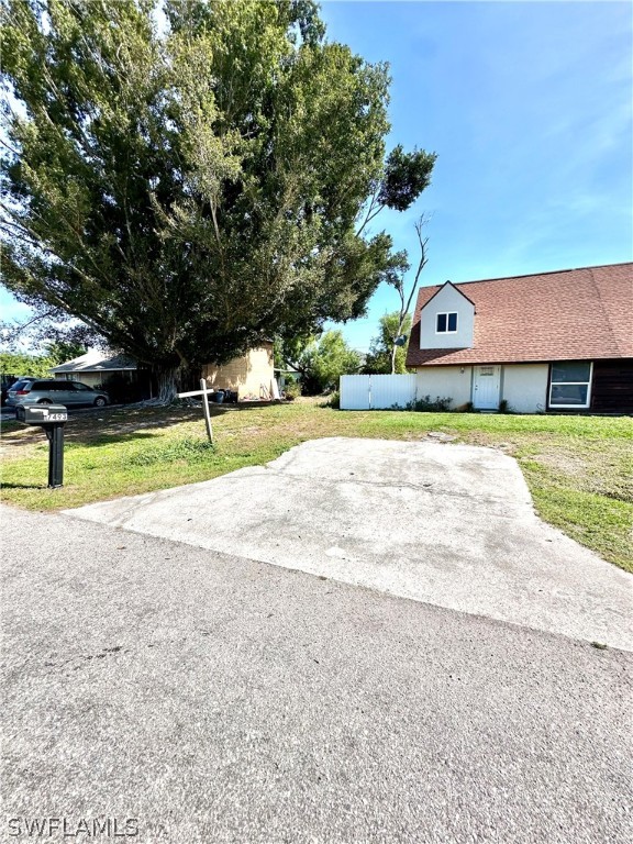 17493 Ellie DR