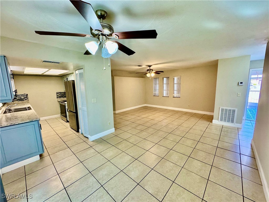 893 Ridgeway DR