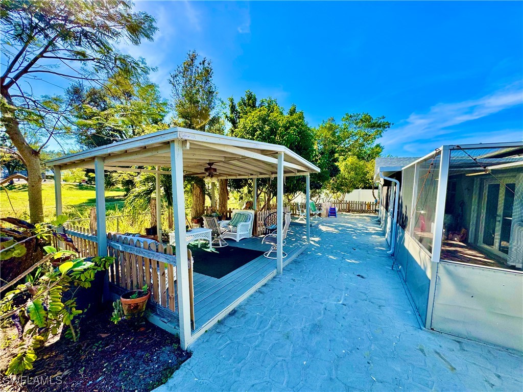 893 Ridgeway DR