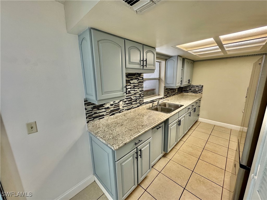 893 Ridgeway DR