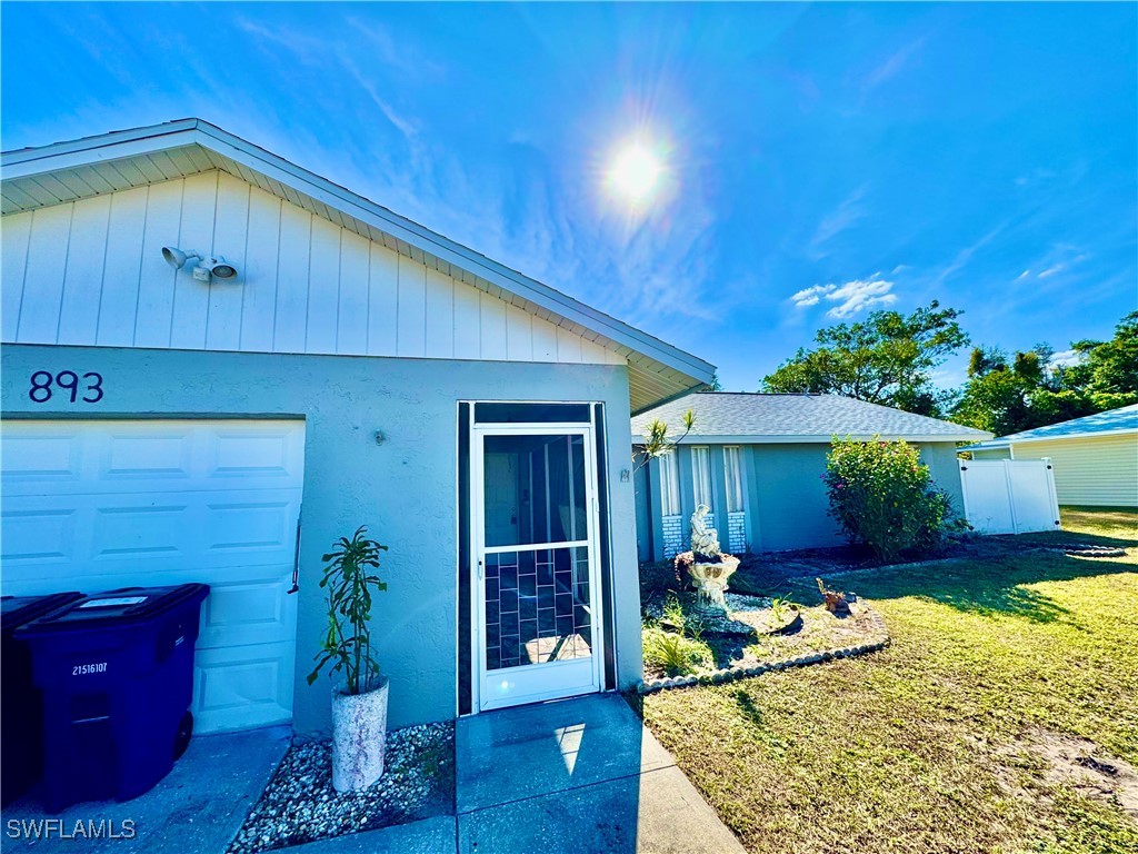 893 Ridgeway DR
