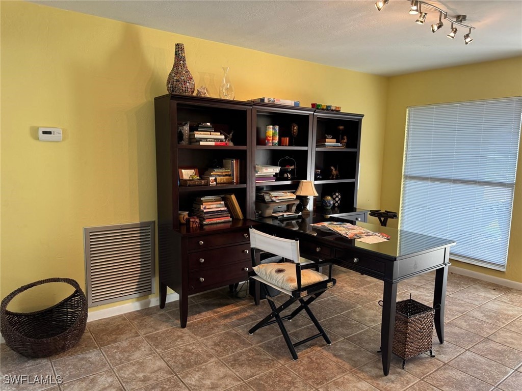 313 SE 16th PL