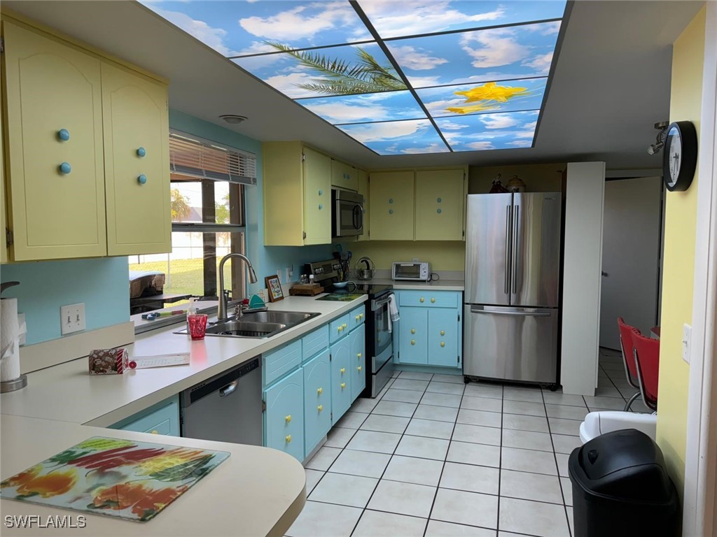 313 SE 16th PL